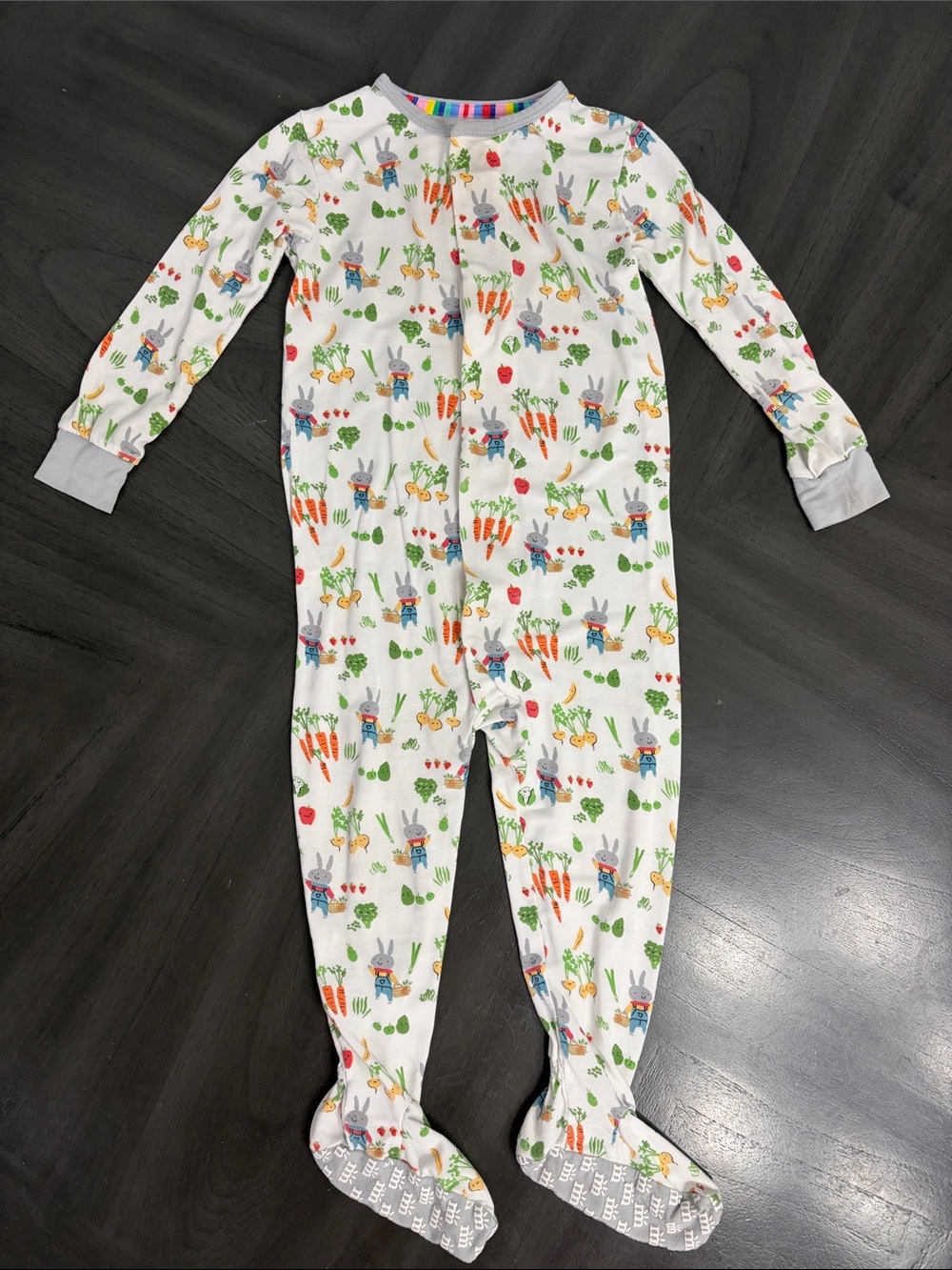 Magnetic Me “Don’t Worry Be Hoppy” Magnetic Footie Pajamas- Size 12-18 Months